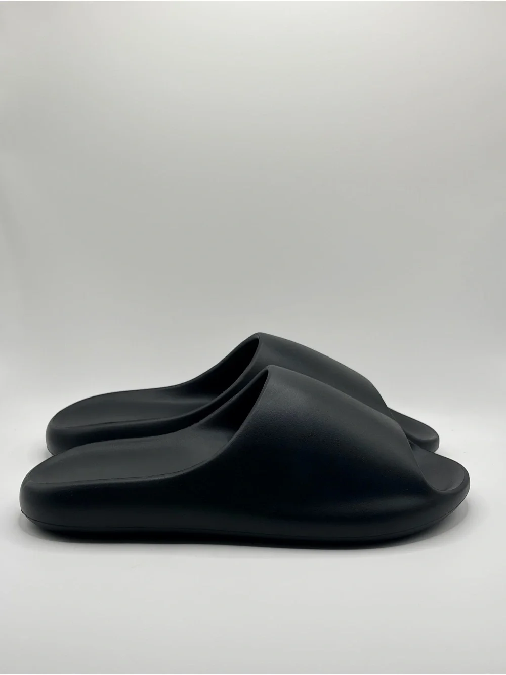 Yeezy YS-02 Minimalist Black Slide Sandals